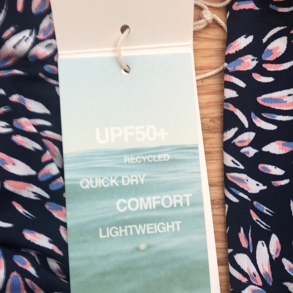 Carve body sun dress small rash guard - Picture 4 of 4